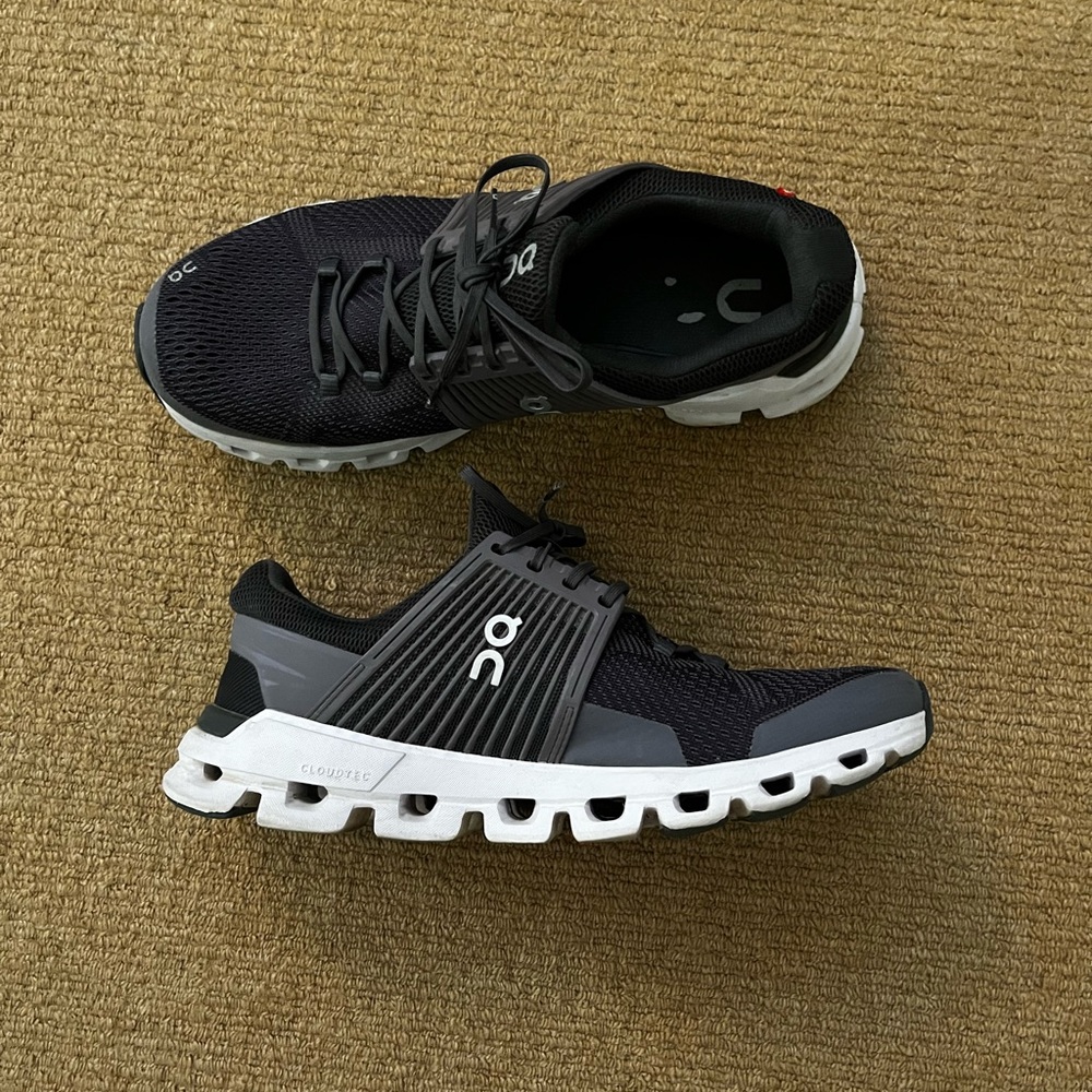 On Cloudswift Running Shoes